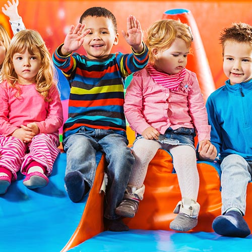 La Petite Enfance 5 crèches et 1 garderie extra-scolaire